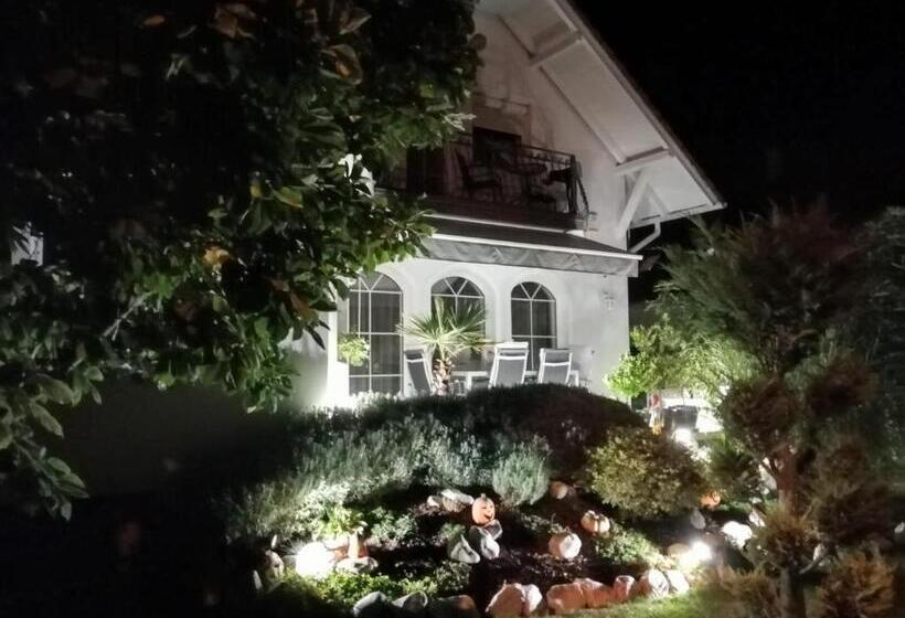 ベッドアンドブレックファースト Judit Vendégház