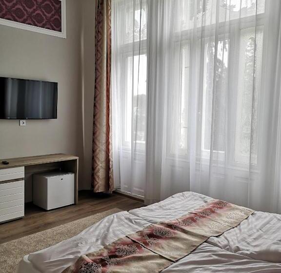 مبيت وإفطار Kakukk Panzió
