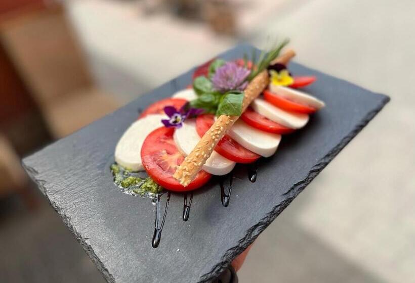 تختخواب و صبحانه Malom Club Panzió