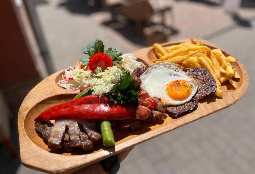 تختخواب و صبحانه Malom Club Panzió
