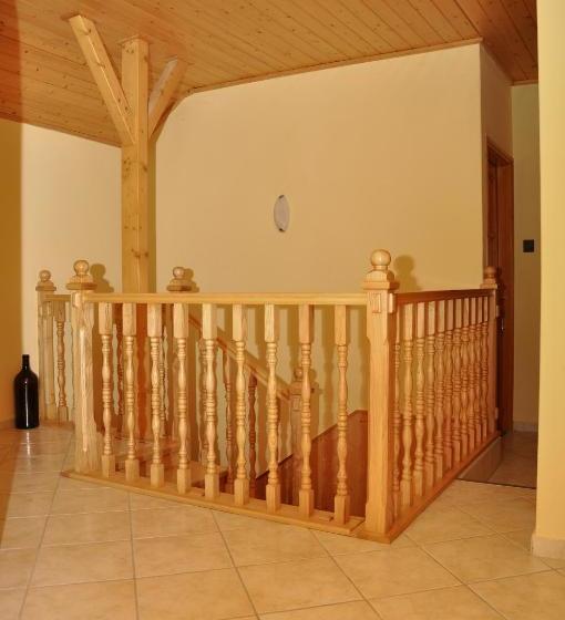 Bed and Breakfast Sárosdi Pince és Panzió