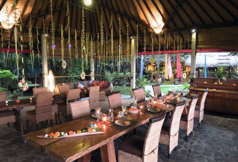 Cili Emas Oceanside Resort