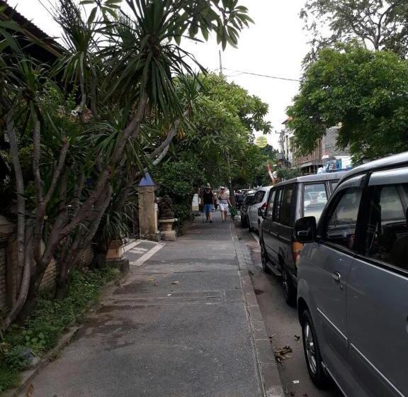 Отель Agung And Sue Watering Hole I