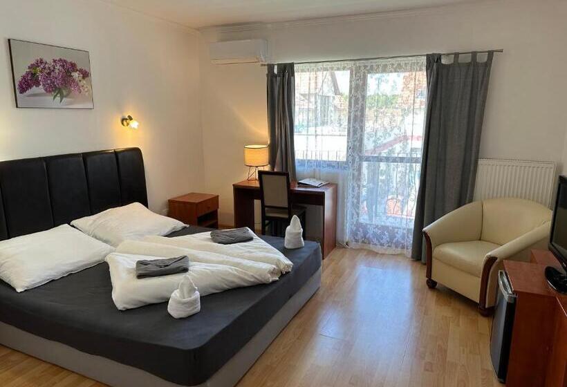 ホテル Boni Családi Wellness