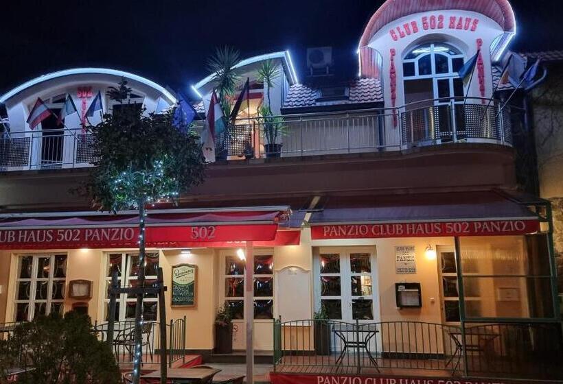 هتل Club Haus 502 Kalocsa