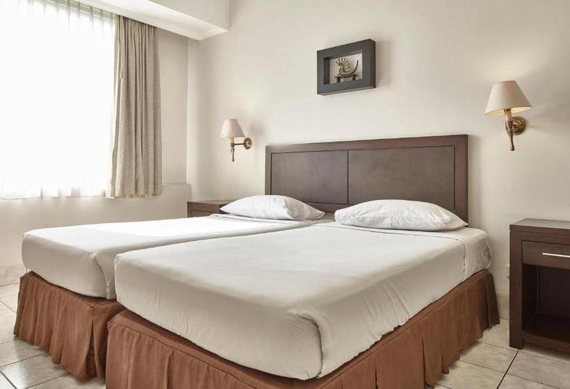 호텔 Grand Cikarang