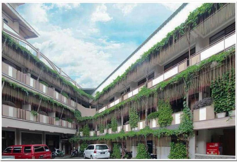 هتل Lestari Near Lippo Plaza Mall Jember Mitra Reddoorz