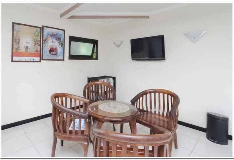 هتل Lestari Near Lippo Plaza Mall Jember Mitra Reddoorz