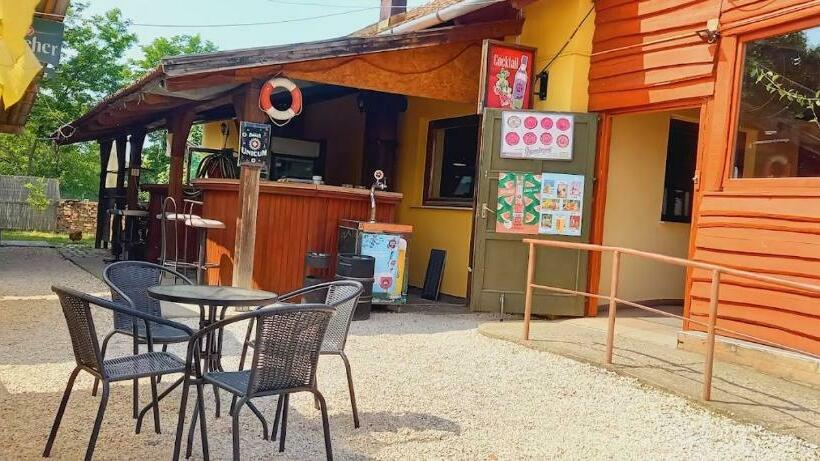 استراحتگاه Faház Motel