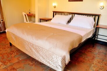هتل Northroad Governor Villas