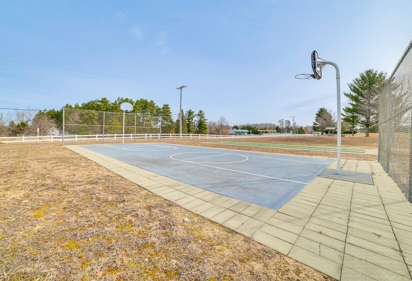 Alanson Home W/ Grill: 23 Mi To Mackinaw Island