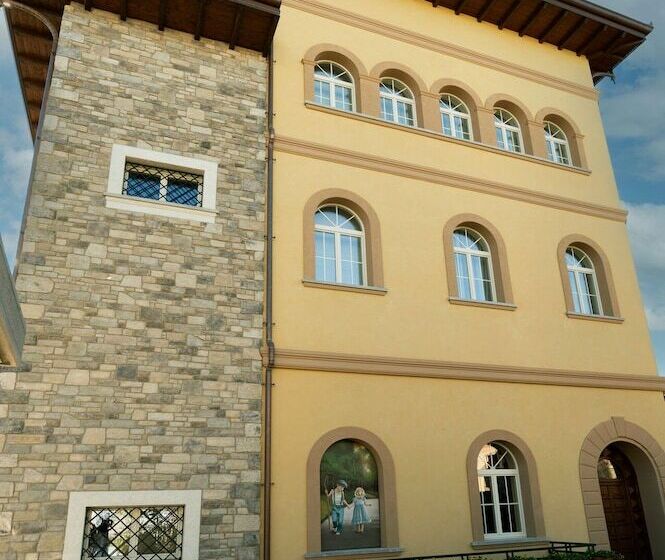 مبيت وإفطار Il Codirosso – Il Castello Che Non C’era