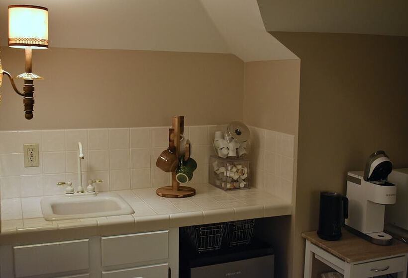 ベッドアンドブレックファースト The Trott House Inn