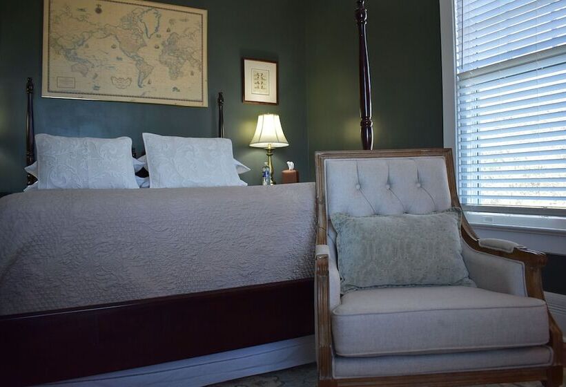 ベッドアンドブレックファースト The Trott House Inn