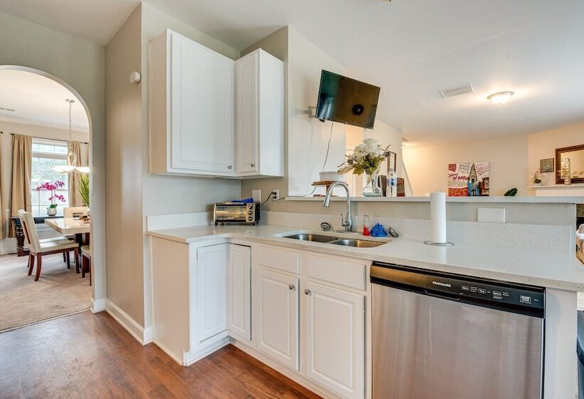 Pet Friendly Atlanta Home: 9 Mi To Downtown!