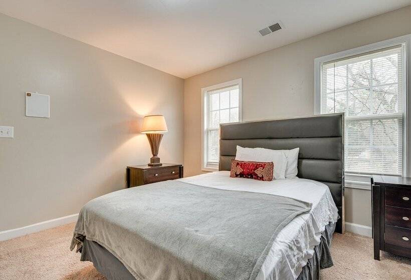 Pet Friendly Atlanta Home: 9 Mi To Downtown!