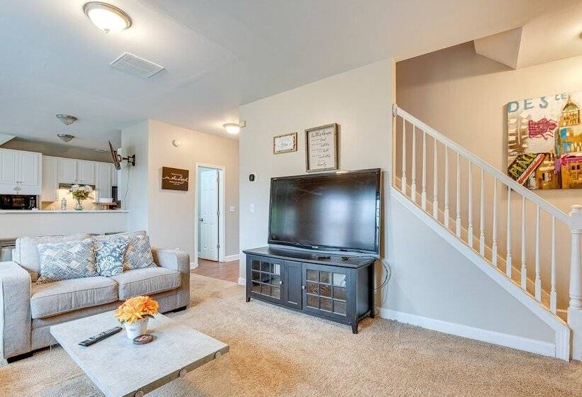 Charming Atlanta Home: 9 Mi To Downtown!