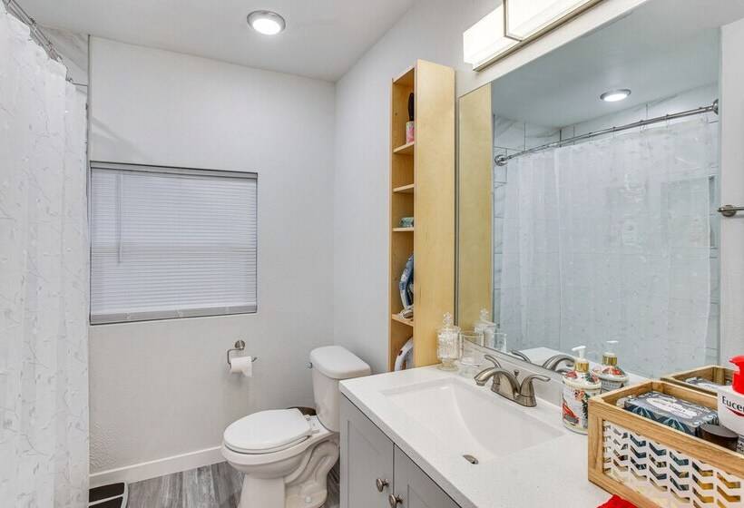 Charming Auburn Home: 15 Mi To Downtown Tacoma!
