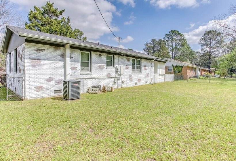 Cozy Marion Home: Fenced Yard, Near Downtown!