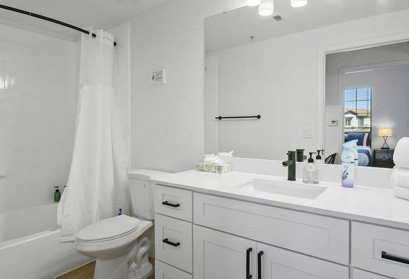 Cozysuites Glendale With Pool 04 And 18