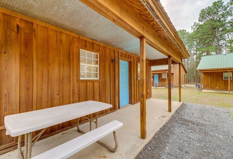 1/2 Mi To Greers Ferry Lake: Quiet Cabin W/ Porch