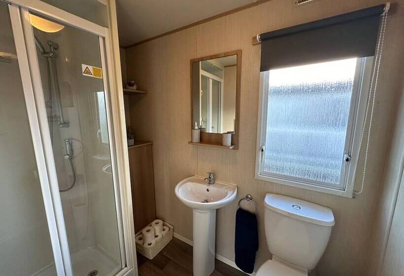 هتل Beautiful 3 Bedroomed Lodge In Mablethorpe