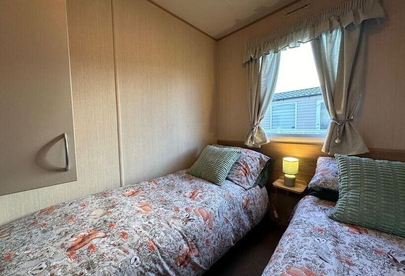 هتل Beautiful 3 Bedroomed Lodge In Mablethorpe