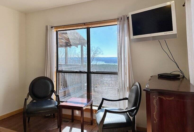 فندق Blue Clouds Rv & Cabins Resort