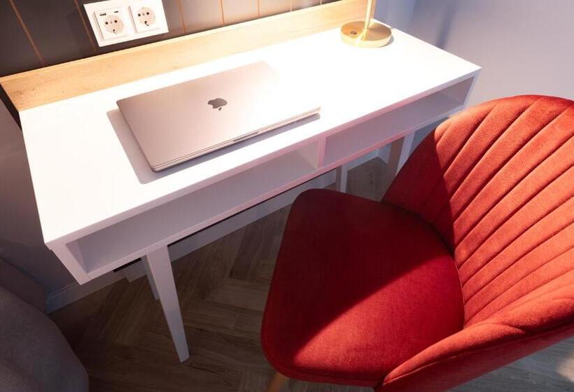 هتل Holiday Inn   The Niu, Flower Konstanz, An Ihg