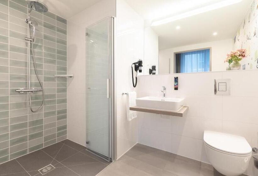 هتل Holiday Inn   The Niu, Flower Konstanz, An Ihg