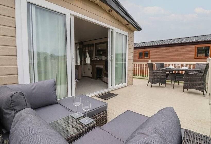 فندق Whispering Willows 2 Bed Lodge In Scarborough