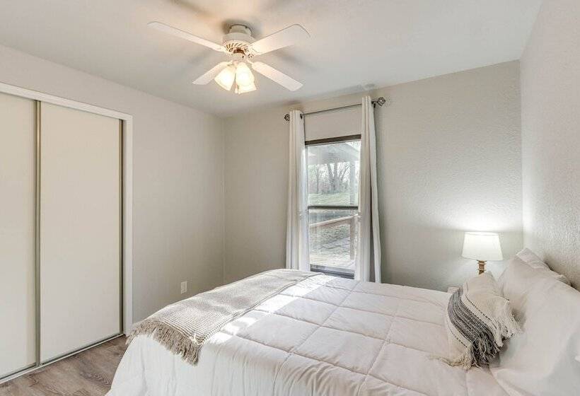 Lakefront Rogers Retreat W/ Grill & Spacious Deck