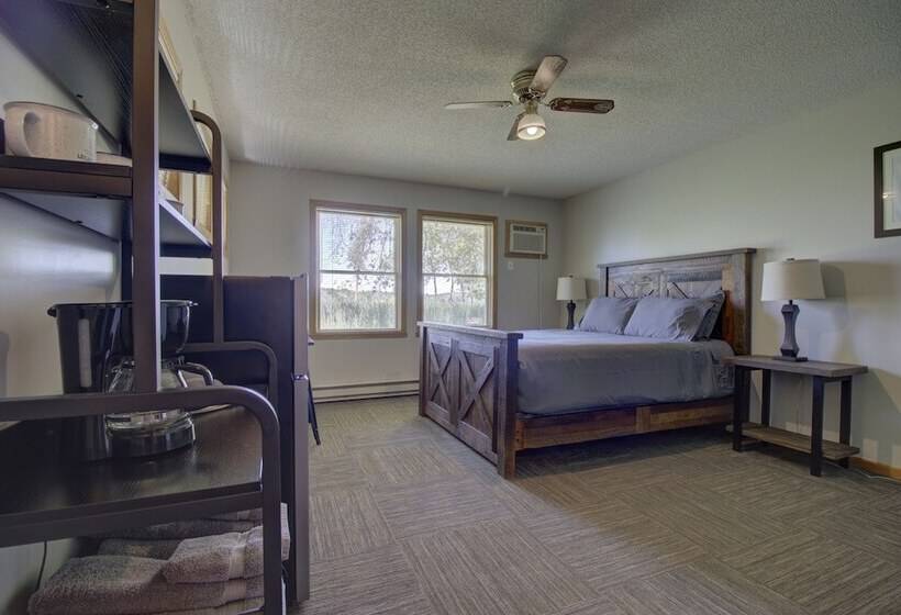 Legacy Lakeside Resort