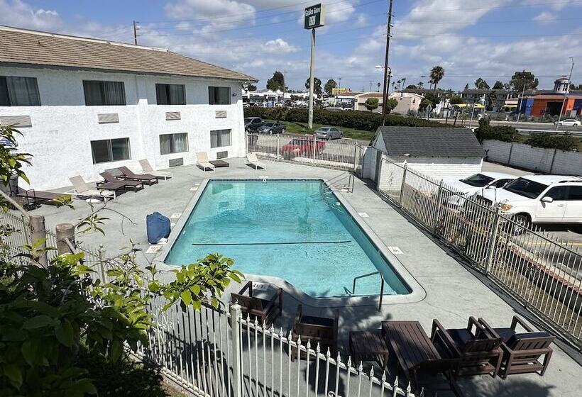 مُتل Garden Grove Inn