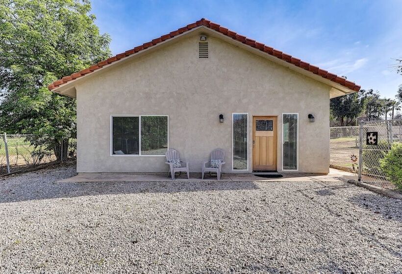 Peaceful Riverside Home W/ Patio, 7 Mi To Downtown