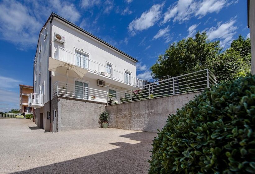 پانسیون Apartments And Room Marko