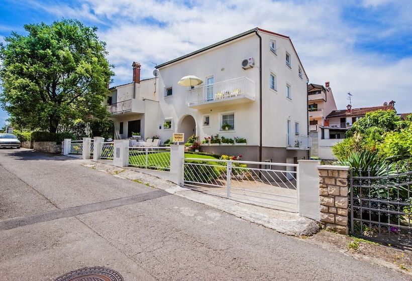 پانسیون Apartments And Room Marko