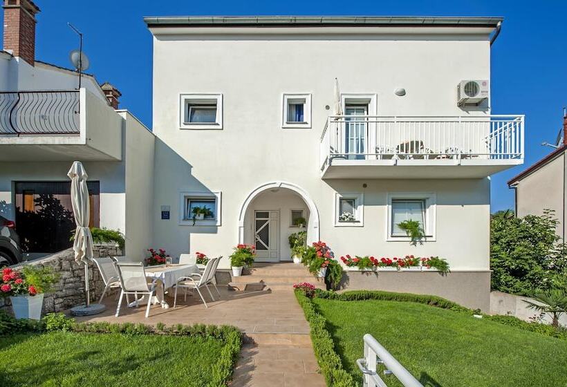 پانسیون Apartments And Room Marko
