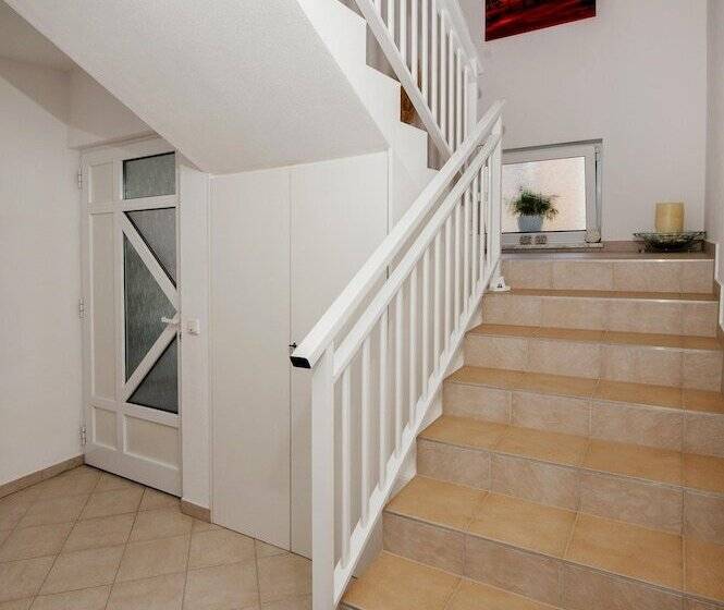 پانسیون Apartments And Room Marko