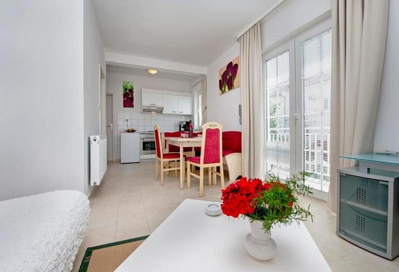 پانسیون Apartments And Room Marko