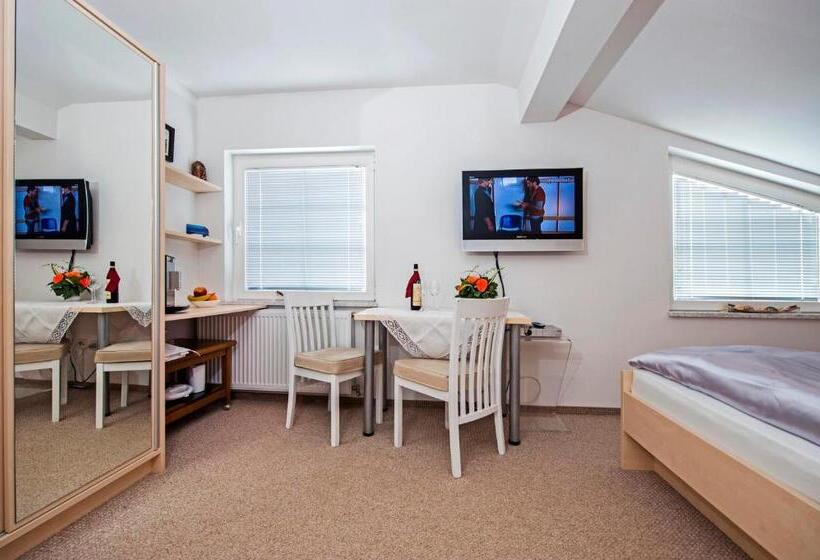 پانسیون Apartments And Room Marko