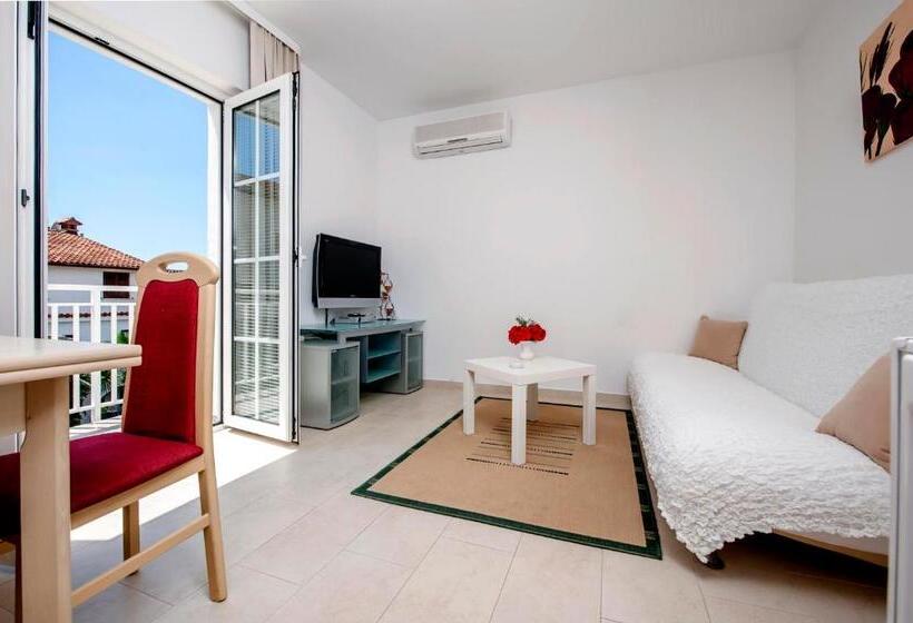 پانسیون Apartments And Room Marko