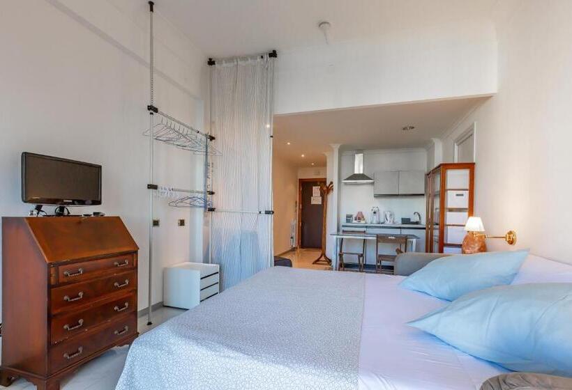 پانسیون Laura S Rooms
