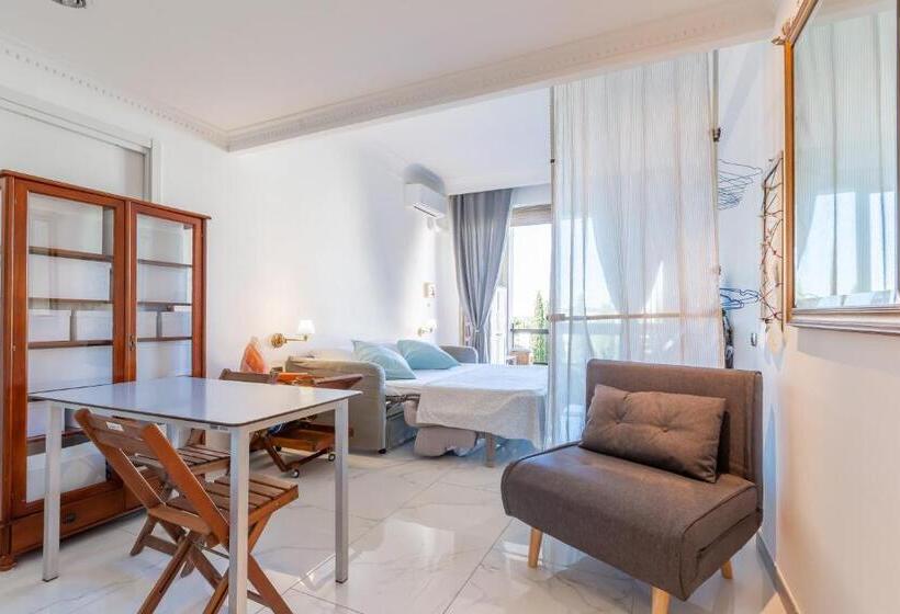 پانسیون Laura S Rooms