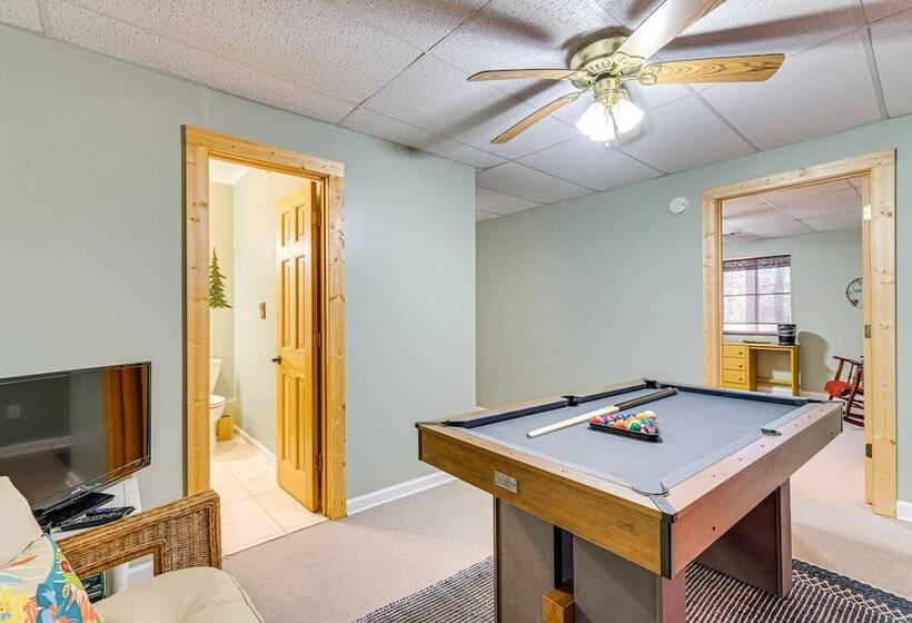 Pet Friendly Hiawassee Cabin W/ Lake Views & Sauna