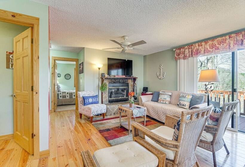 Pet Friendly Hiawassee Cabin W/ Lake Views & Sauna