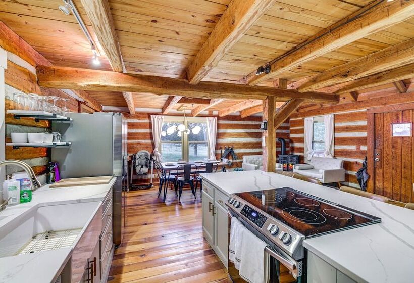 Pet Friendly Ohio Cabin W/ Deck, Grill & Fire Pit!