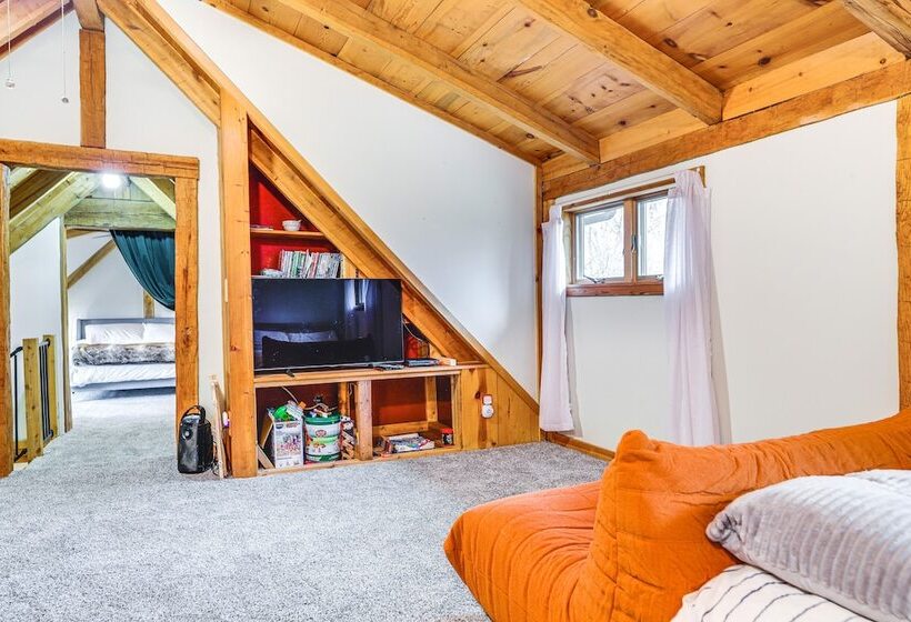 Pet Friendly Ohio Cabin W/ Deck, Grill & Fire Pit!