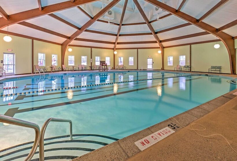 Poconos Resort Home In Emerald Lakes: Pool Access!