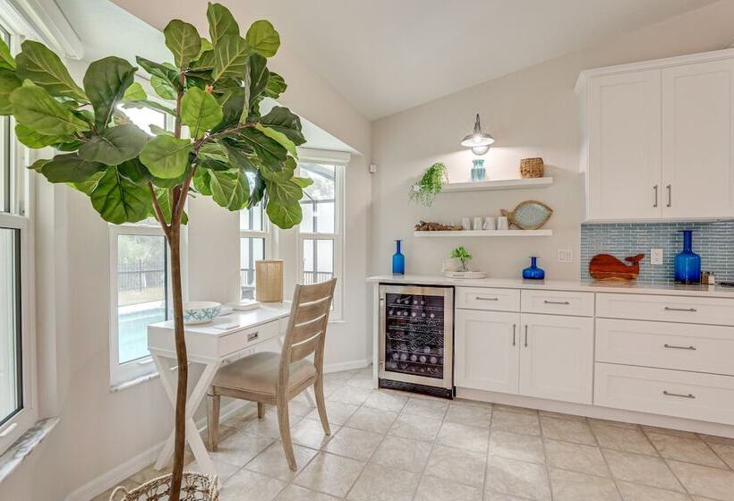 Port Charlotte Retreat W/ Heated Saltwater Pool!